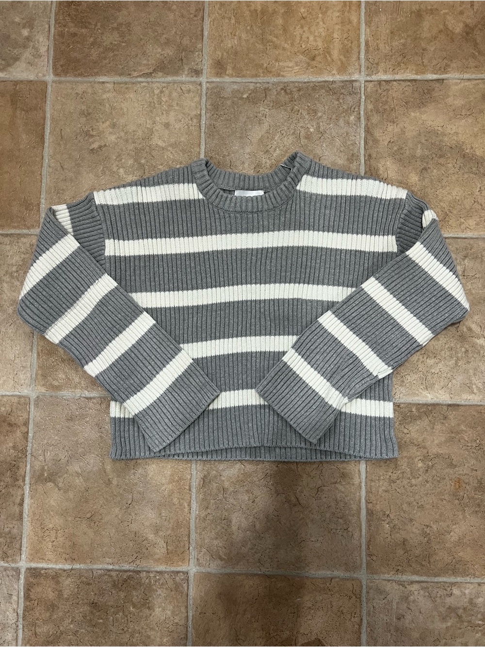 Pink Rose Womens Medium Gray White Striped Cropped Ribbed Knit Sweater